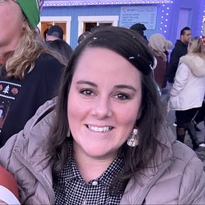 Meet your Posher, Lauren